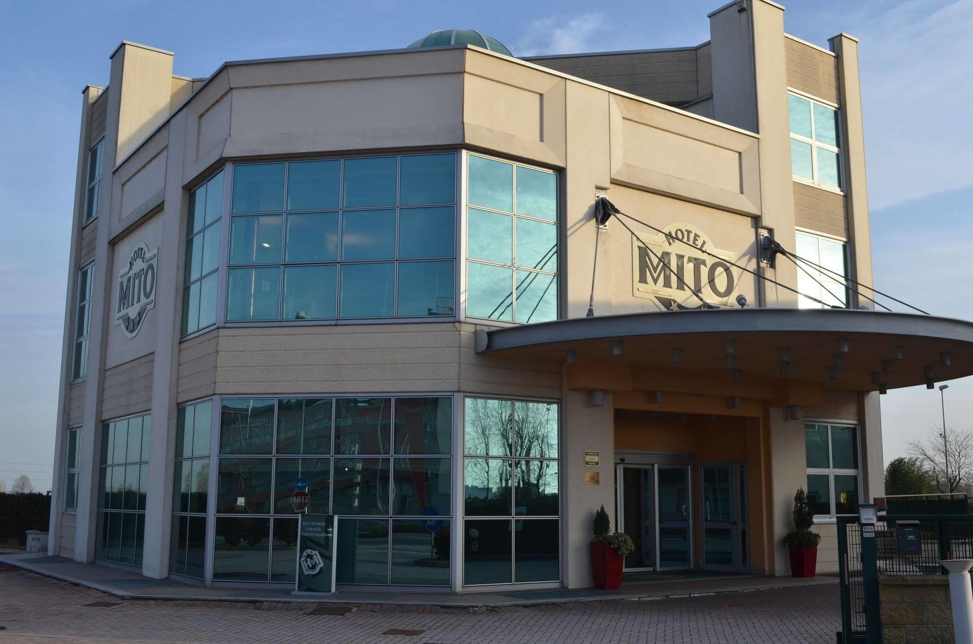 Hotel Mito Ossona Zewnętrze zdjęcie