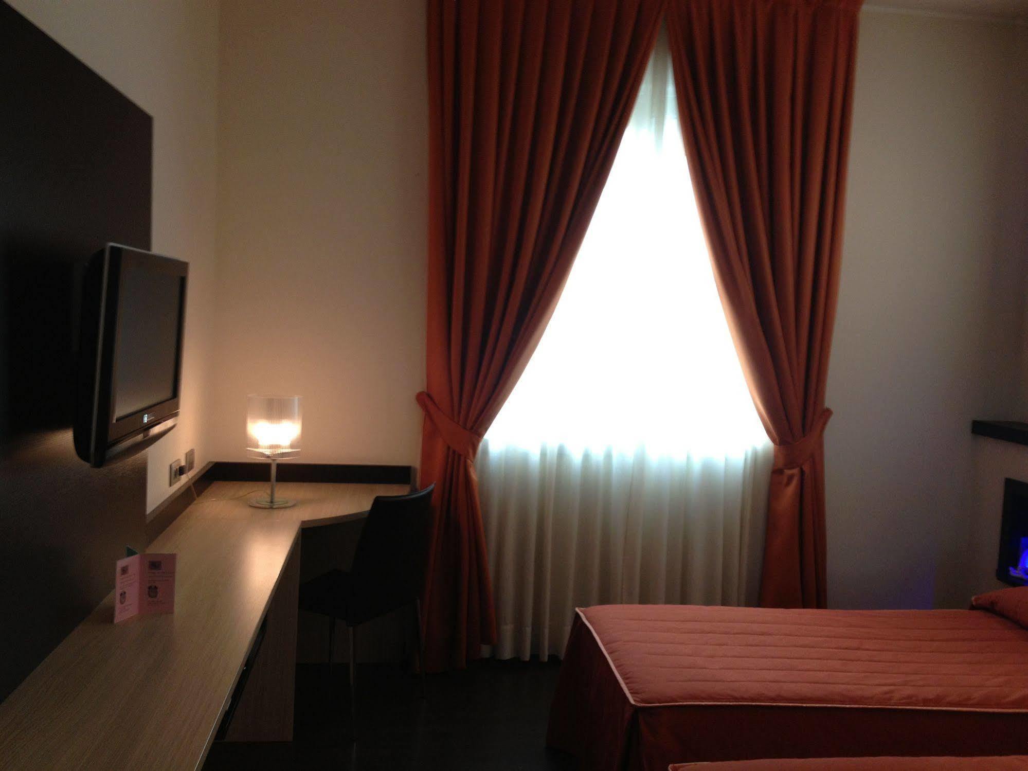 Hotel Mito Ossona Zewnętrze zdjęcie